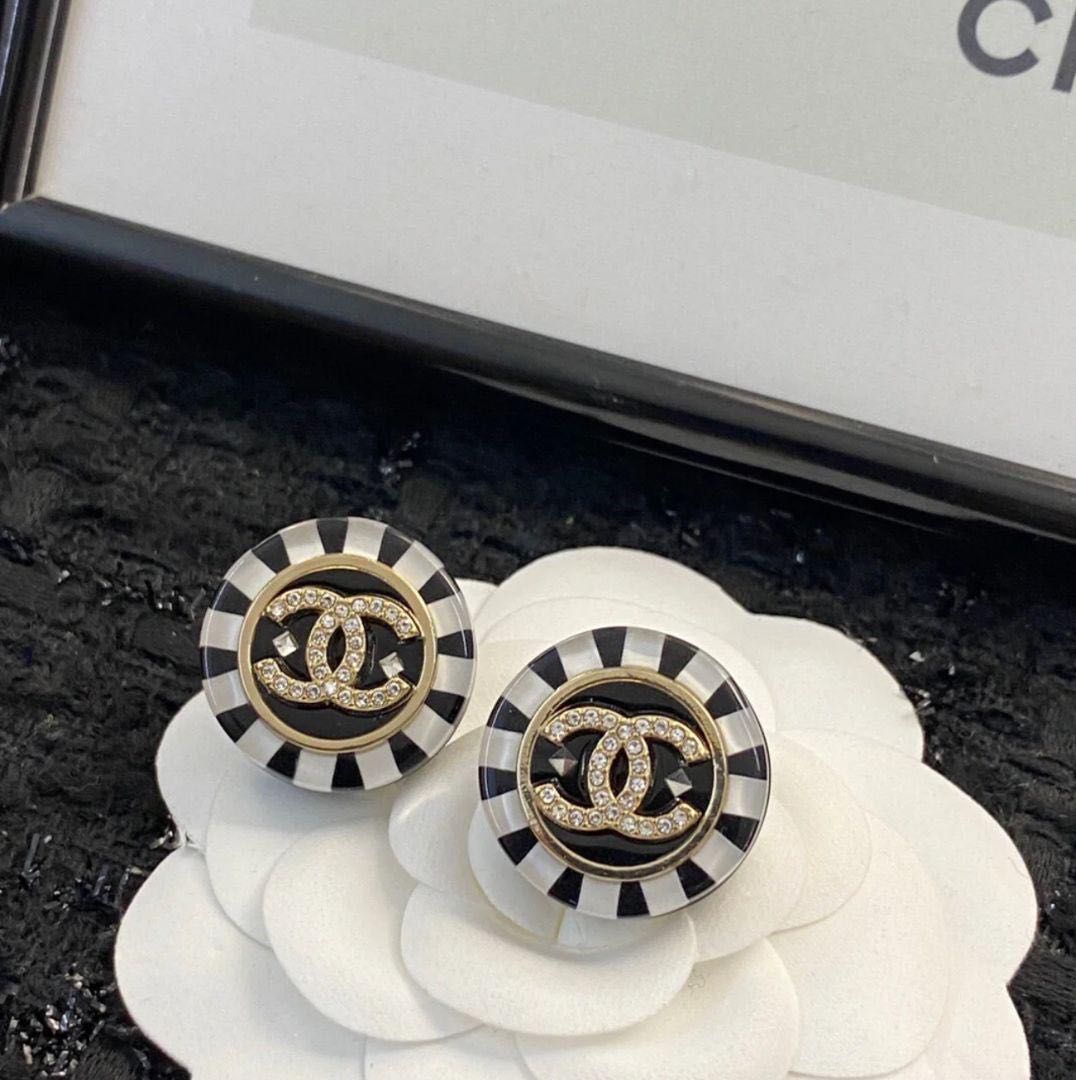 ✨新品✨ CHANEL クルーズコレクション シャネル CCロゴ ピアス @July jewelry