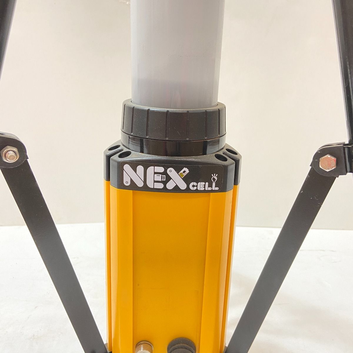 ΦΦネクセル 円柱型LED充電式投光器 36W NEX-L36W イエロー - メルカリ 