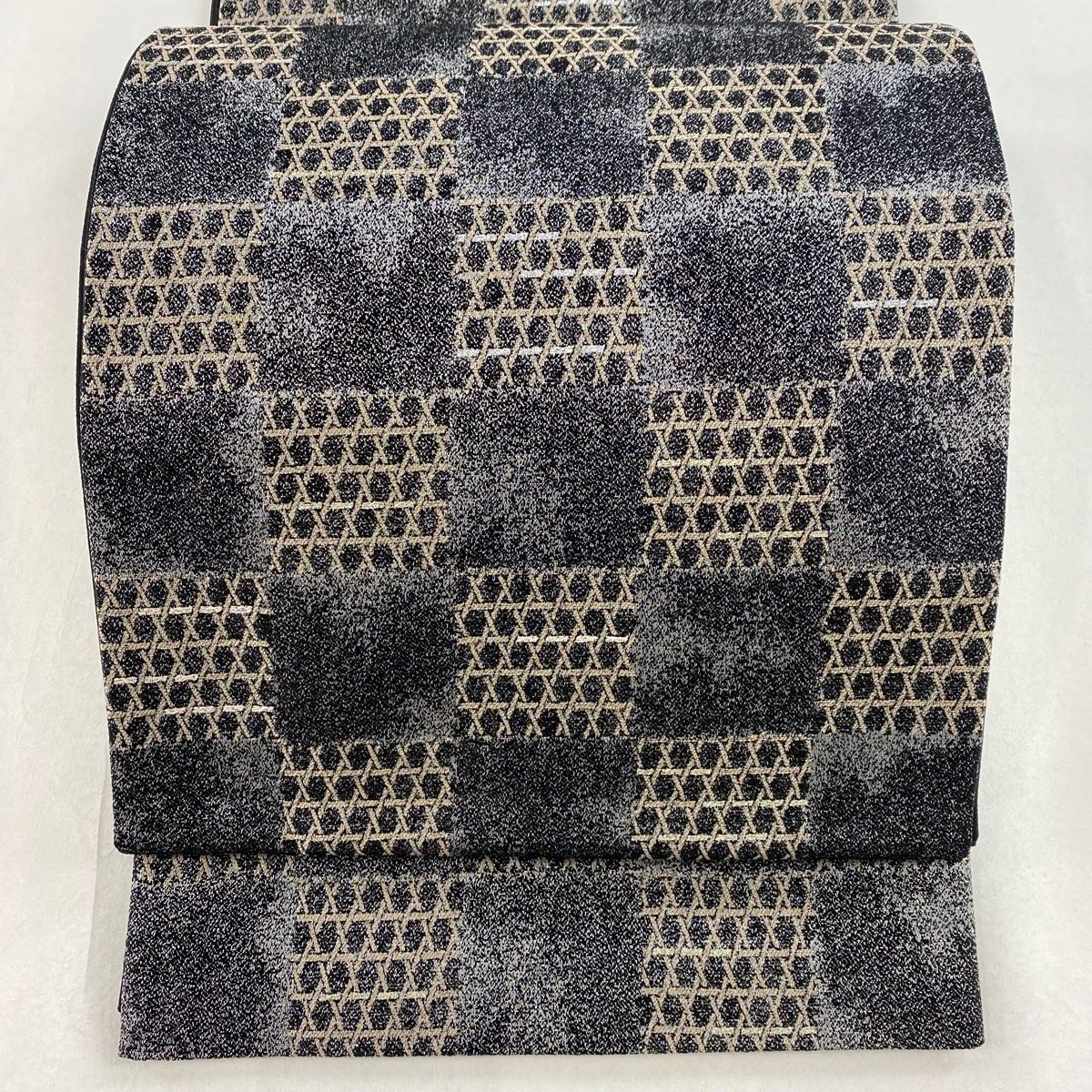袋帯 名品 市松模様 籠目 箔 銀糸 黒灰 六通 正絹