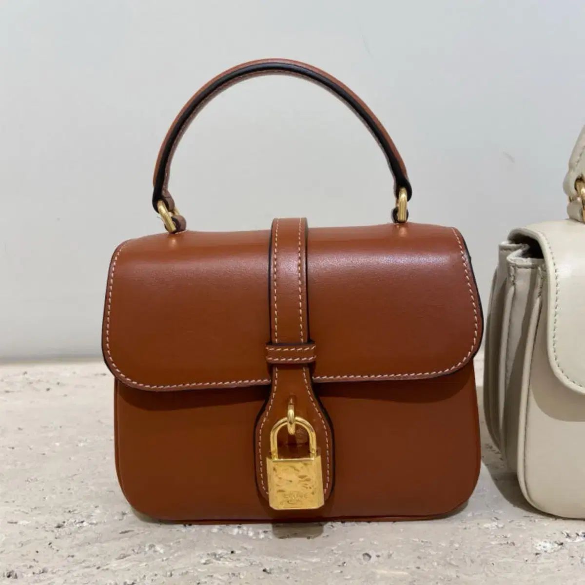 Celine セリーヌ ミニ タブーバッグ