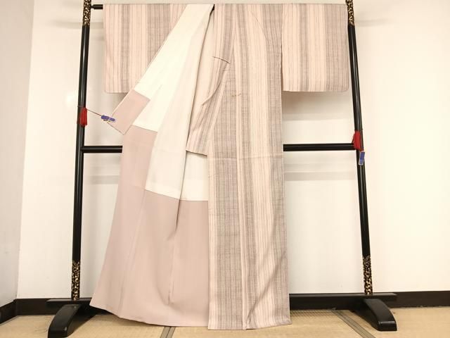 平和屋着物○本場結城紬 重要無形文化財 80亀甲 間道 正絹 逸品