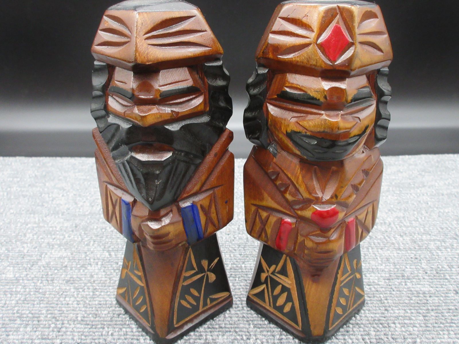 う*す様 アイヌ　戦前　木製彫刻　茶筒 アイヌ 戦前 木製彫刻 茶筒 ぶきっちょ