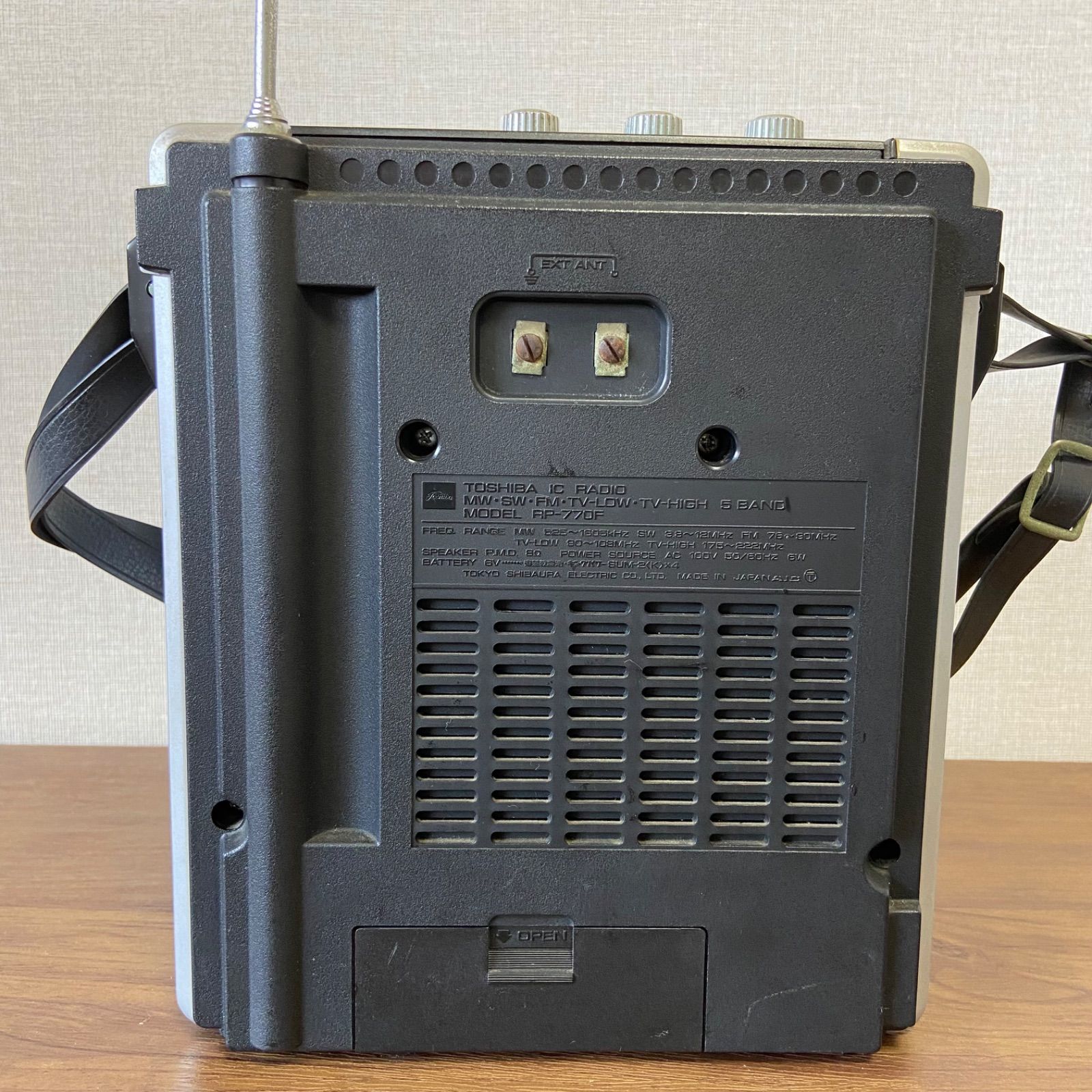 東芝　RP-770F 　SOUND750　GTV　昭和　レトロラジオ 通電確認済／昭和レトロ】東芝 RP-770F SOUND750 GTV ラジオ