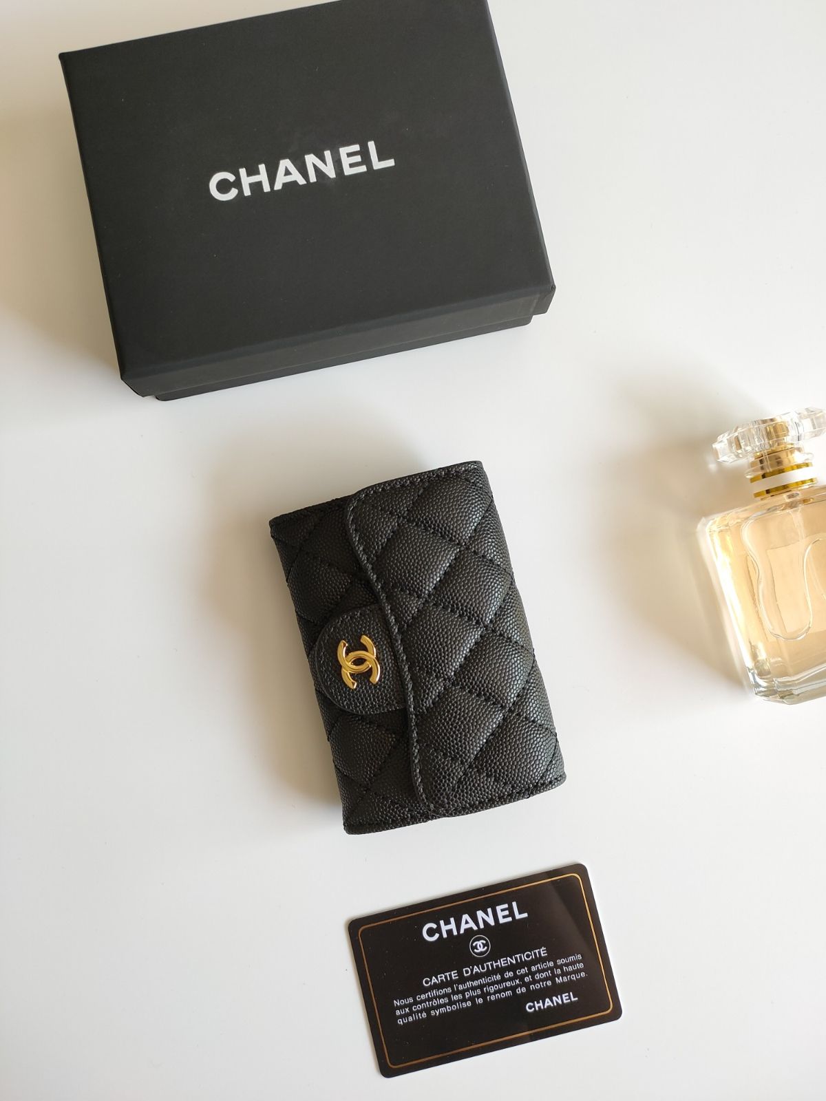 CHANEL 財布 キャビアマトラッセコンパクト