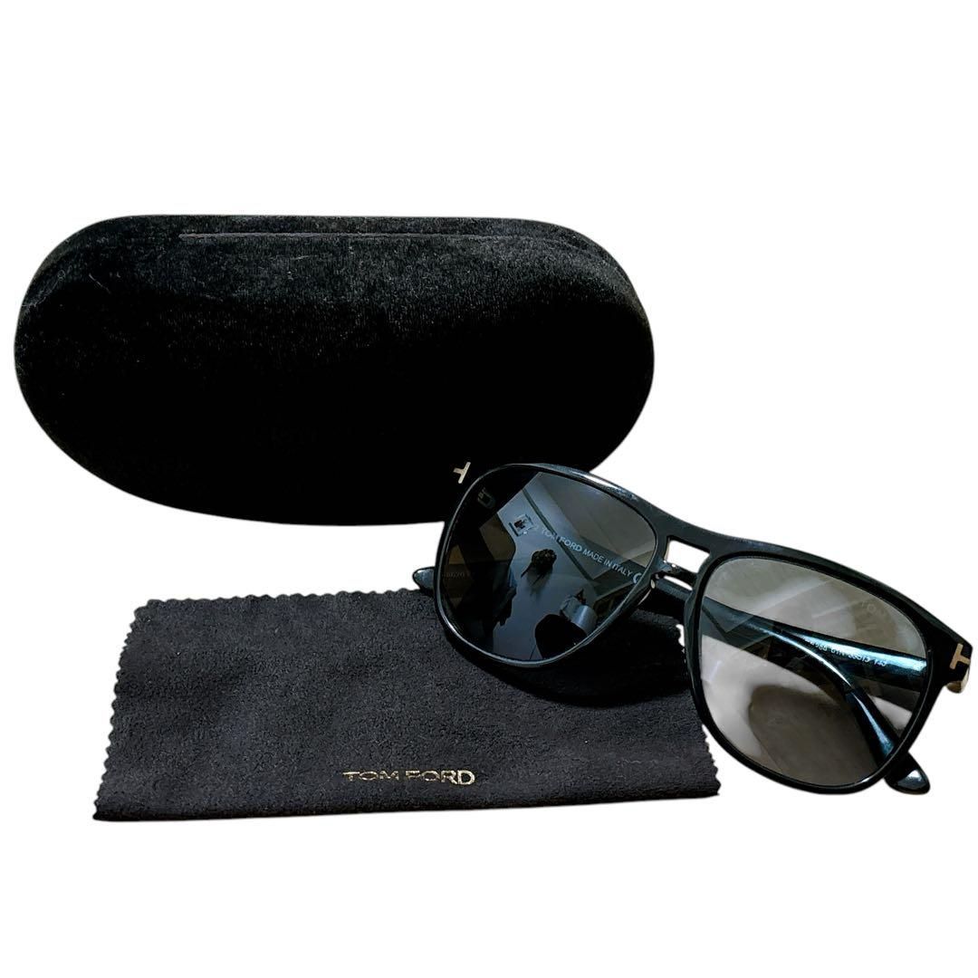 TOM FORD トムフォード ブラックサングラス ケース付き 試着のみ TOM FORD トムフォード ブラックサングラス ケース付き 試着のみ