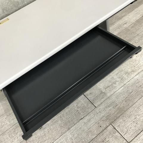 イトーキ