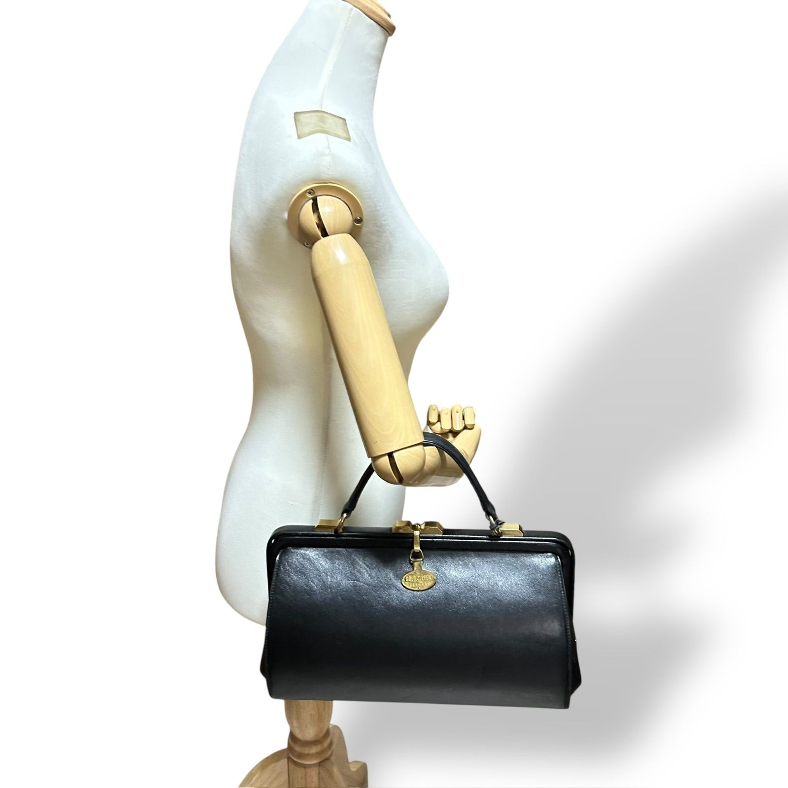 GOLD PFEIL ハンドバッグ がま口 ダレス レザー ブラック 1355 GOLD PFEIL ハンドバッグ がま口 ダレス レザー ブラック 1355