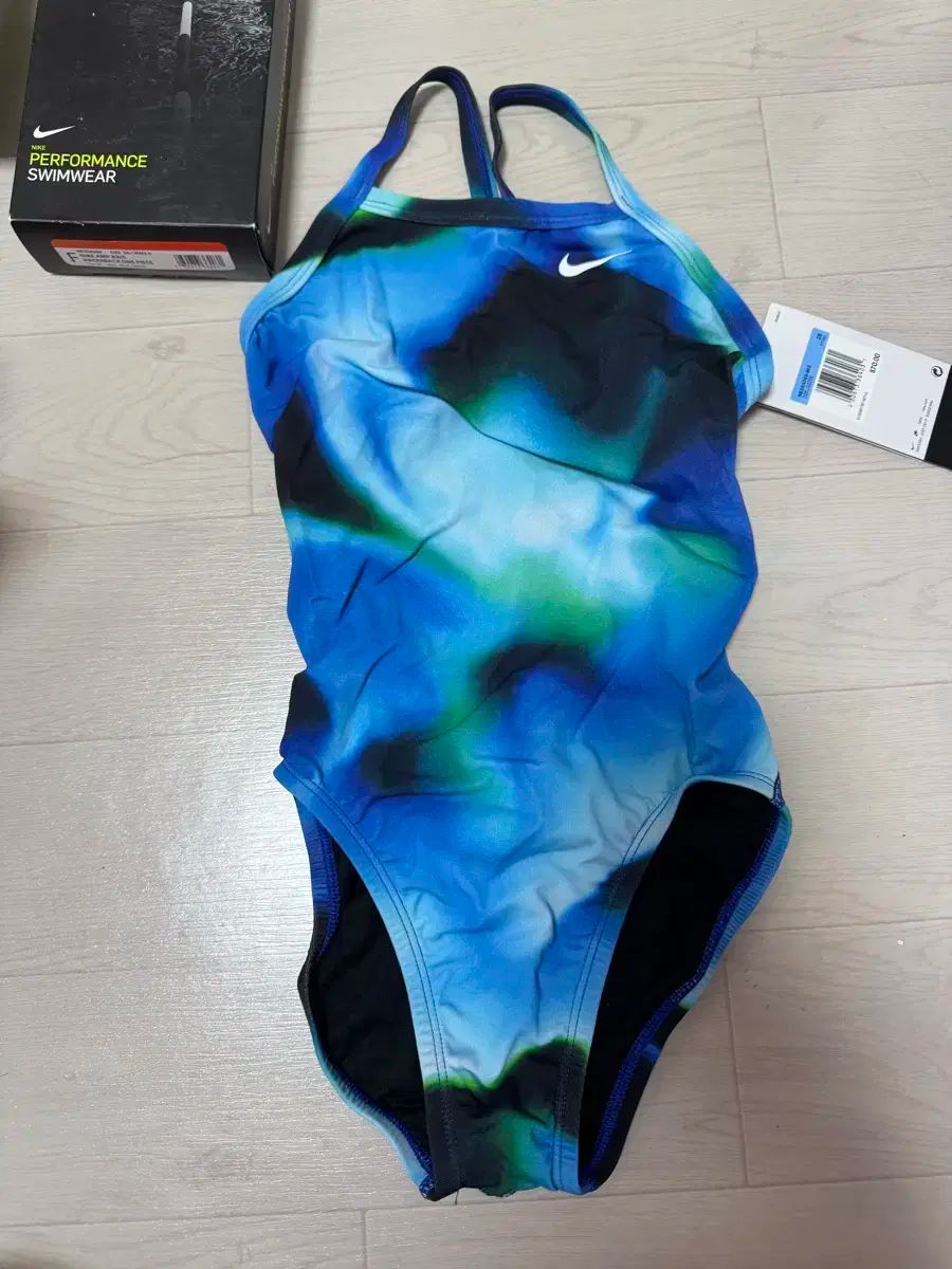 NIKE ナイキ アンペア amp axis レーサーバック 水着 26 サイズ