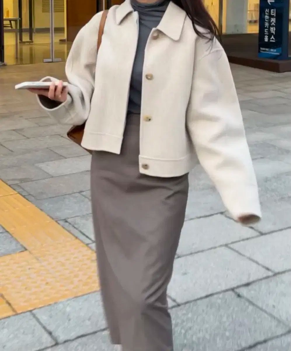 グレーブラウン H ライン スカート S