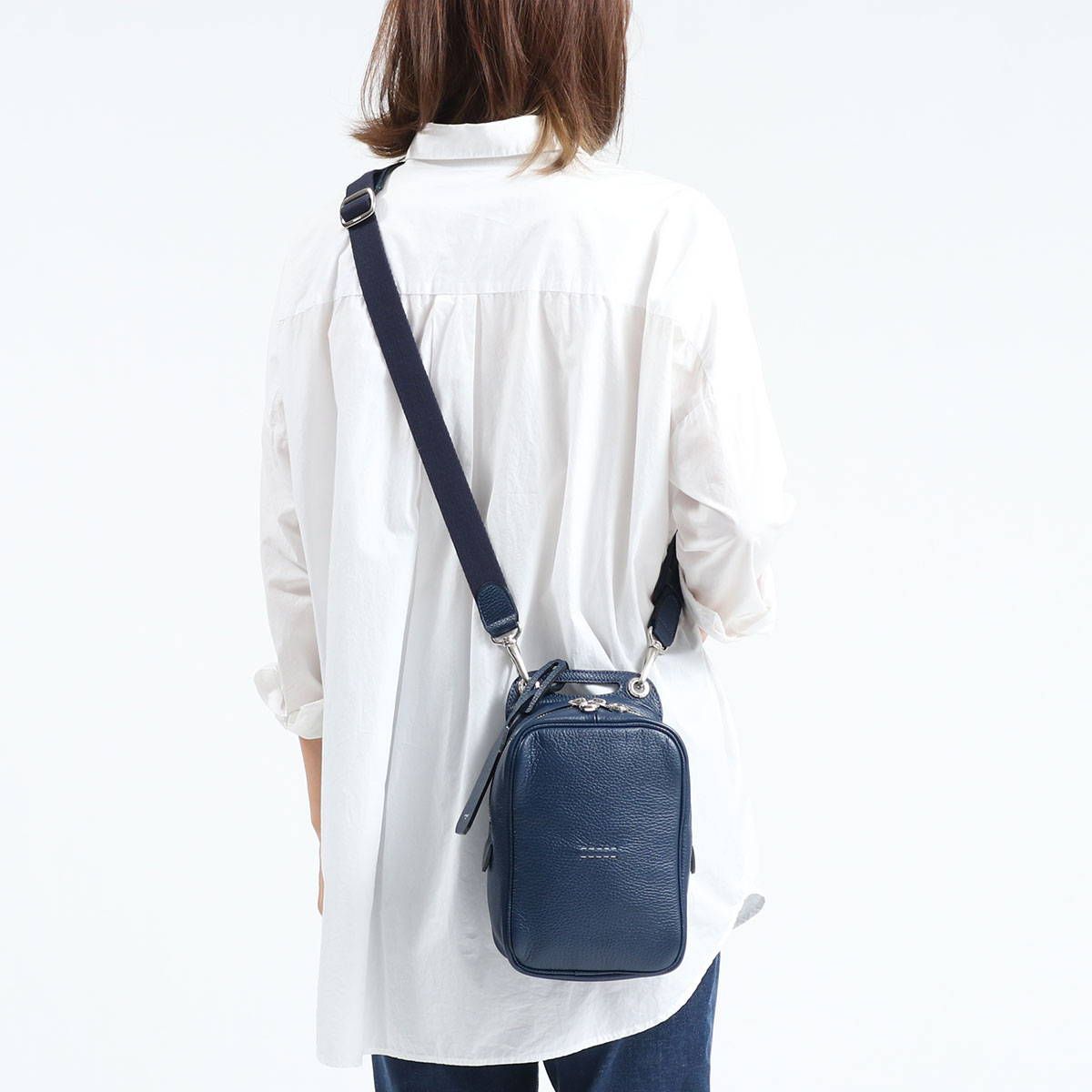 HMAEN アエナ スクエア ショルダー サコッシュ スナグル ホワイト 本革