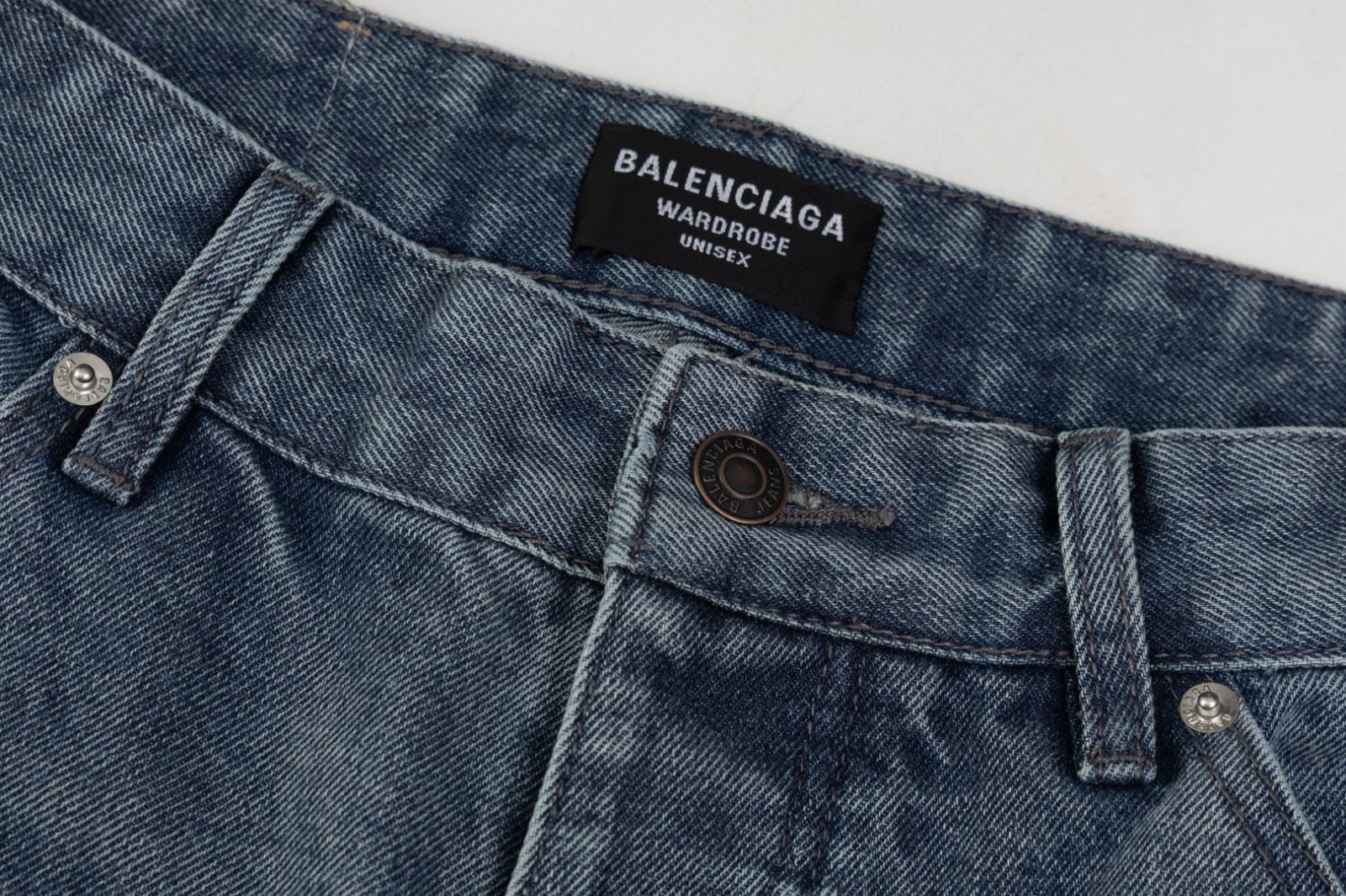 BALENCIAGA SS24 手描きトーテムジーンズ、ルーズジャケット、男女同スタイル