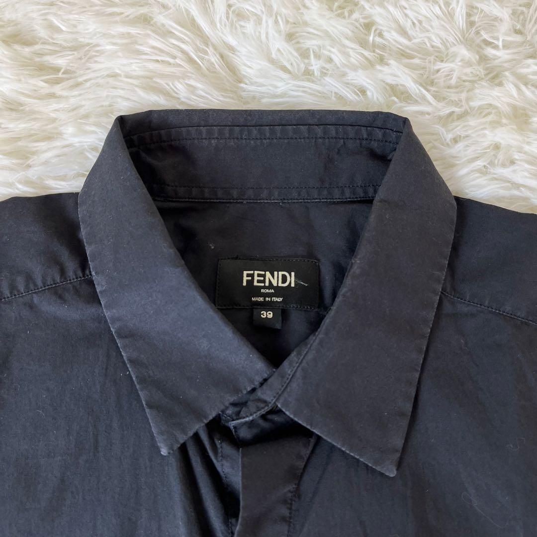 現行タグ FENDI シャツ 半袖 レザーポケット ブラック Mサイズ 39 現行タグ FENDI シャツ 半袖 レザーポケット ブラック Mサイズ