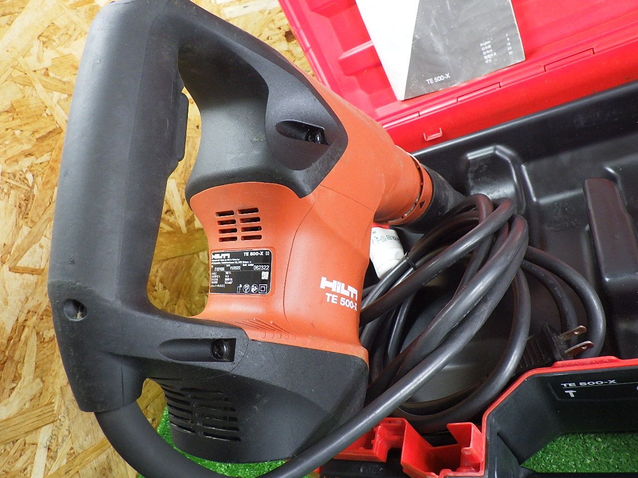 コンクリートの破砕に HILTI