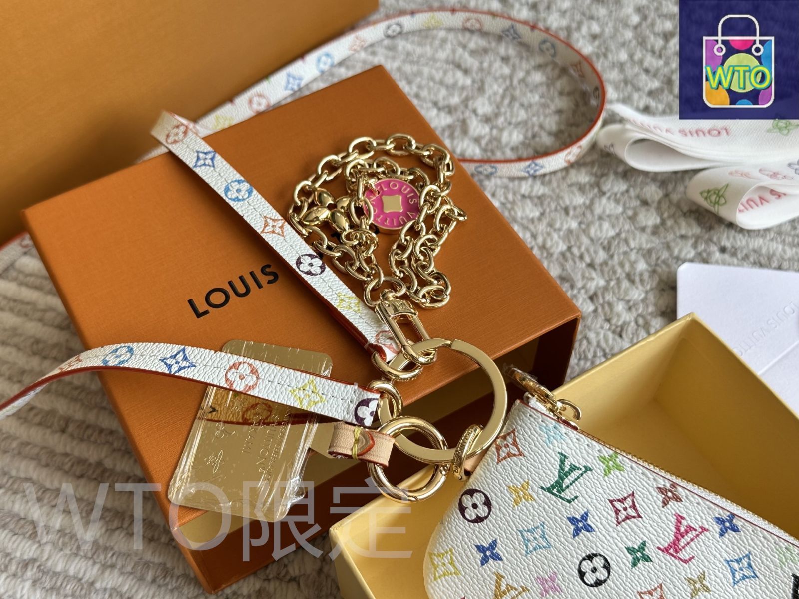 今日特価】LV x 村上隆 ホワイトトリコロール スマホチェーン