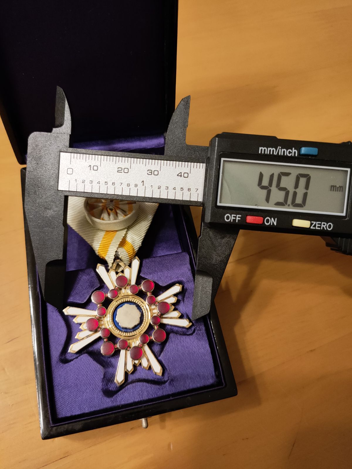 美品】勲四等瑞宝章 瑞宝小綬章 略綬無 共箱入 勲章 褒章 徽章