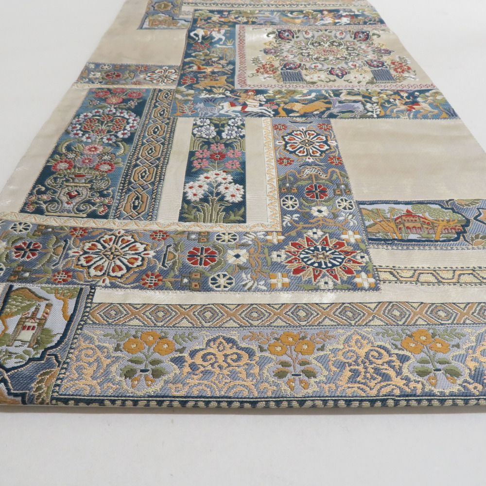 袋帯 北欧壁画文様 六通柄 金糸銀糸 エスニック調 ベージュ色ｘ緑色ｘ青色ｘ多色 正絹 仕立て上がり 長さ440cm【中古】 【キモノオフ野々市若松店】 袋帯 北欧壁画文様 六通柄 金糸銀糸 エスニック調 ベージュ色x緑色x