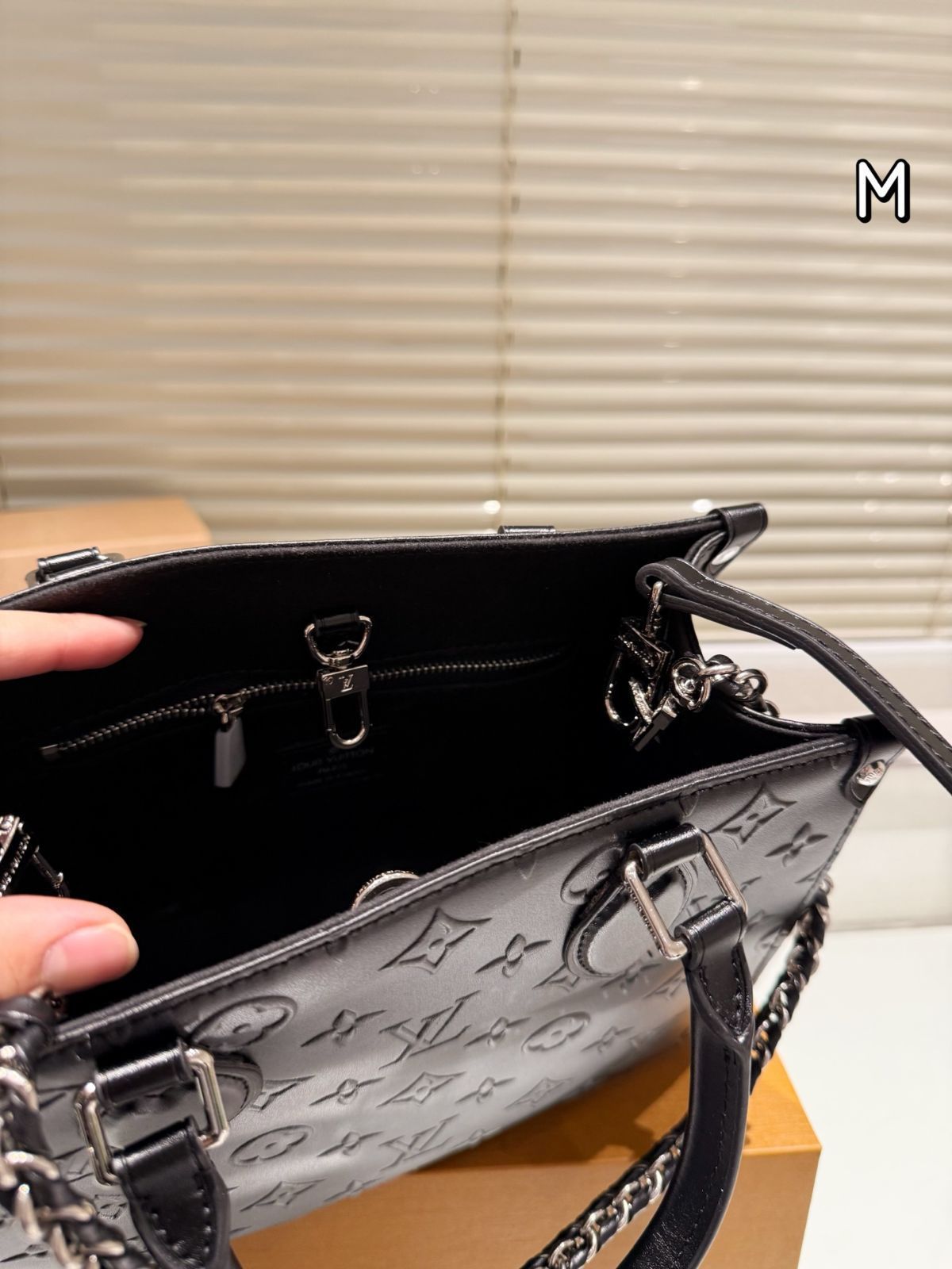今日特価】LV OnTheGo PM ルイヴィトン オンザゴー プチバッグ