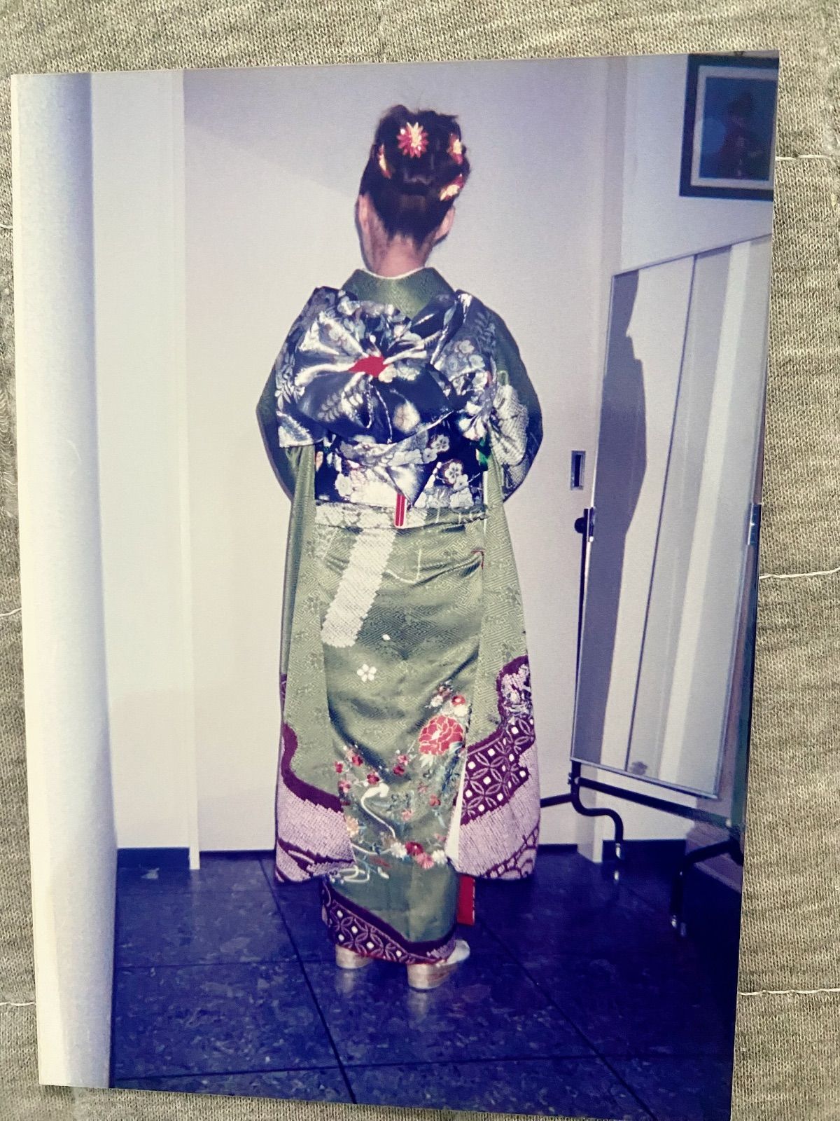 成人式振袖、帯セット 絞り 総絞り 正絹 オレンジ系の着物に黒の