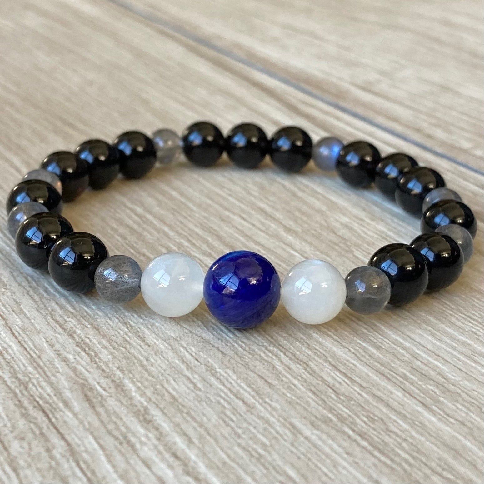 最強の魔除けに守られ女性の強さを引き出すパワーストーンブレスレット カイヤナイト