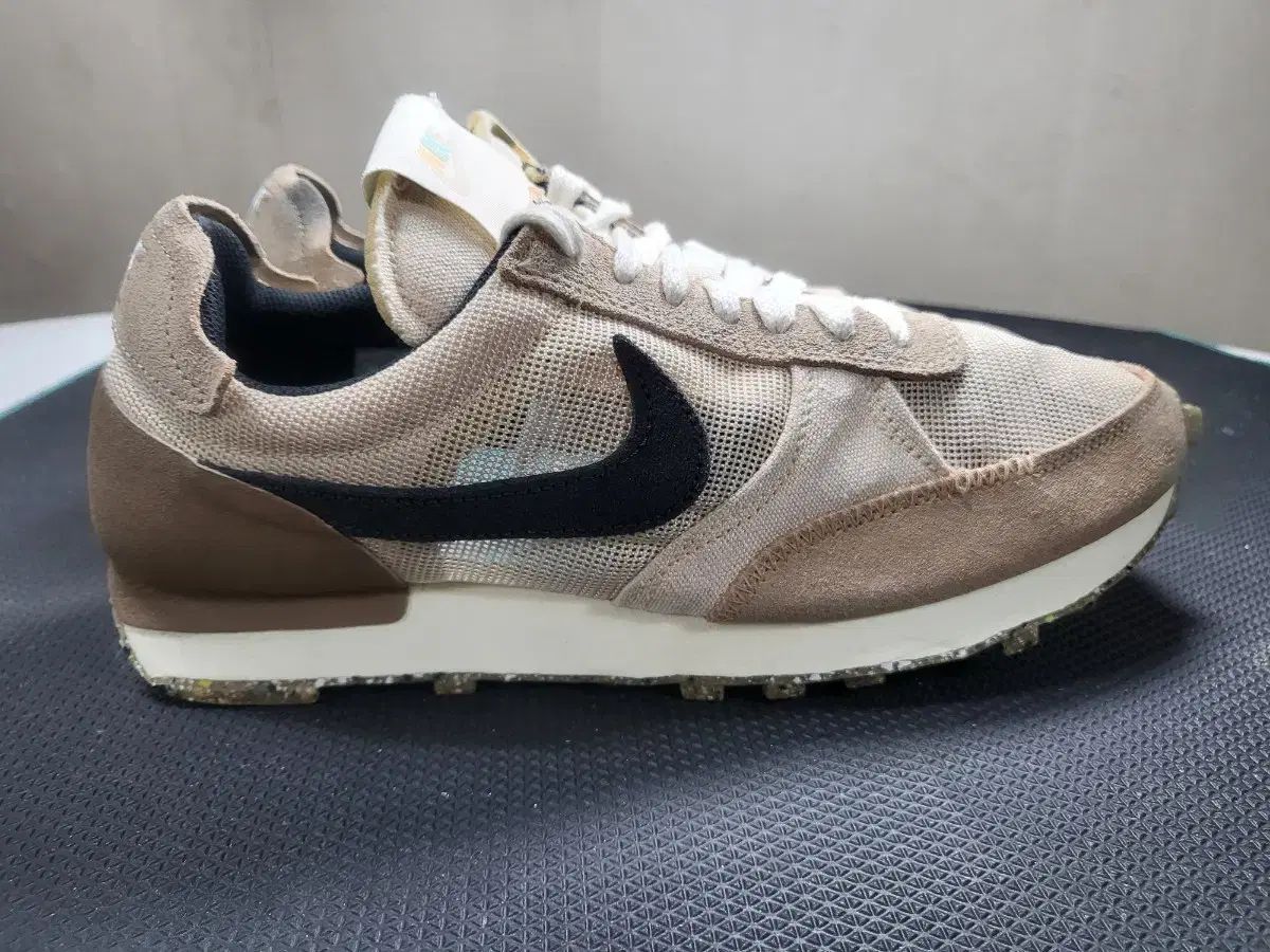 ナイキ デイブレイク