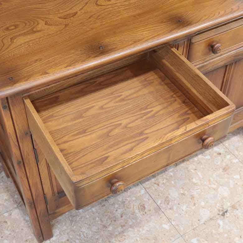 コロニアル ウェルシュドレッサー