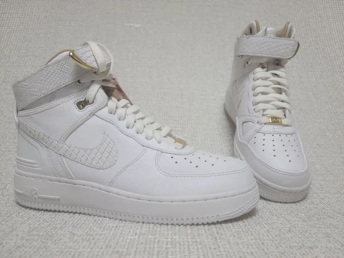 NIKE(ナイキ) x ちょうど お金 エアフォース 1 ハイ 250Size
