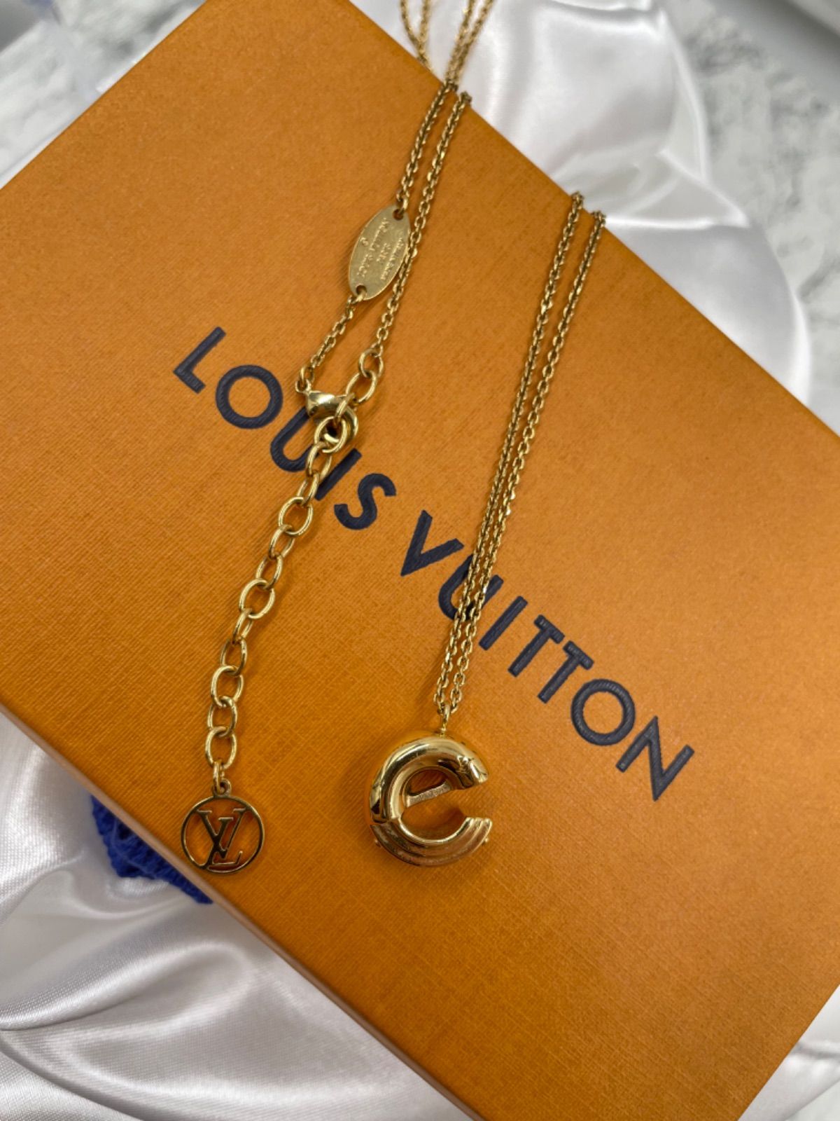 LOUIS VUITTON ルイ ヴィトン ネックレス モノグラム ロゴ LV&ME E 