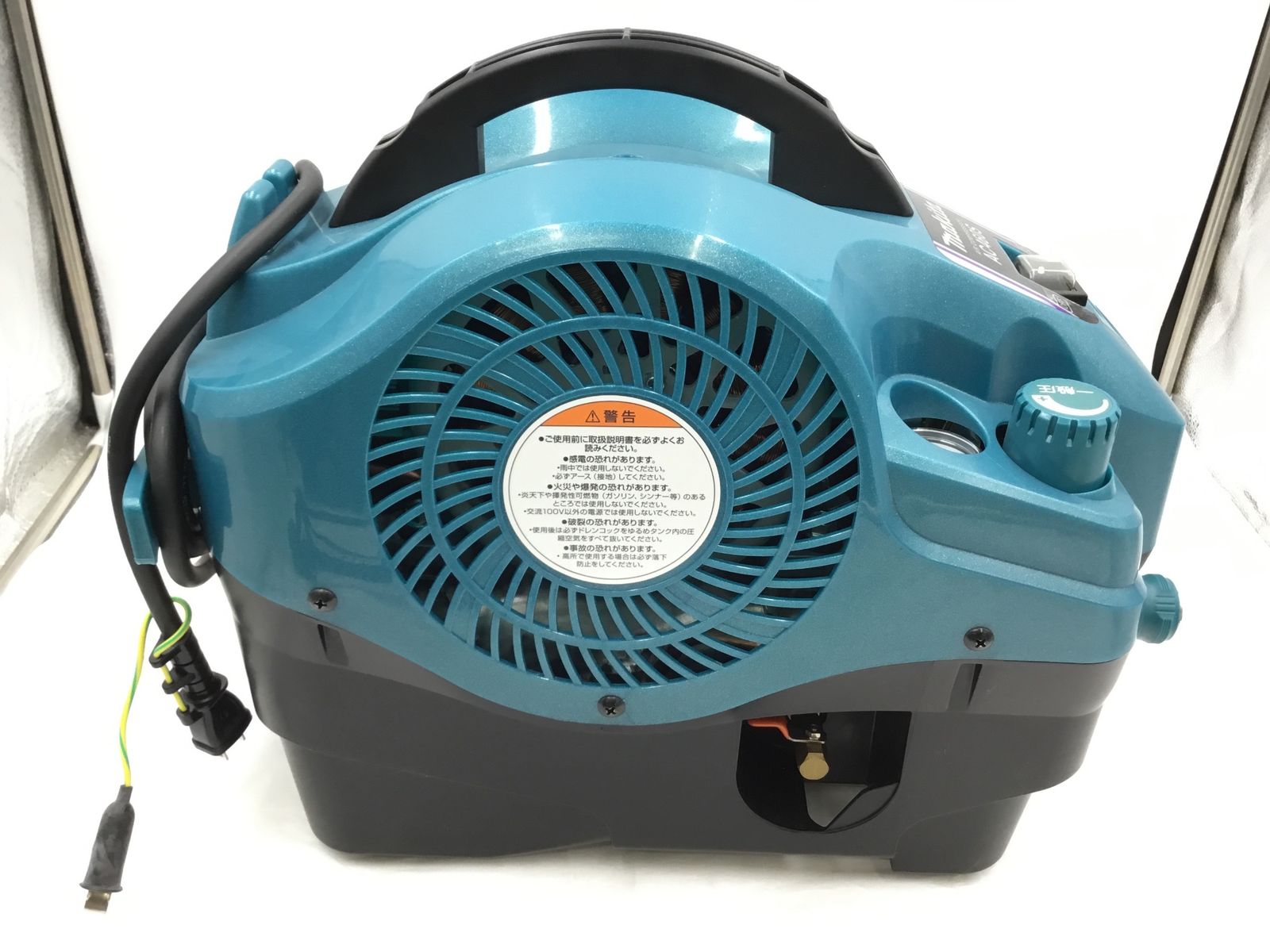 マキタ 内装エアコンプレッサ