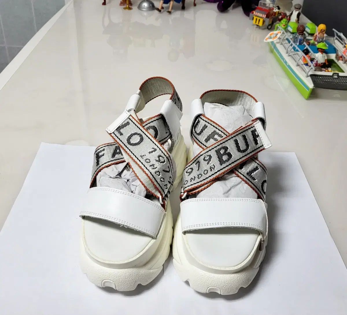 Buffalo london バッファロー ロンドン 厚底 サンダル 新品