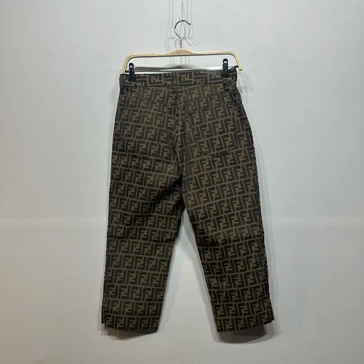 パンツ 販売しています