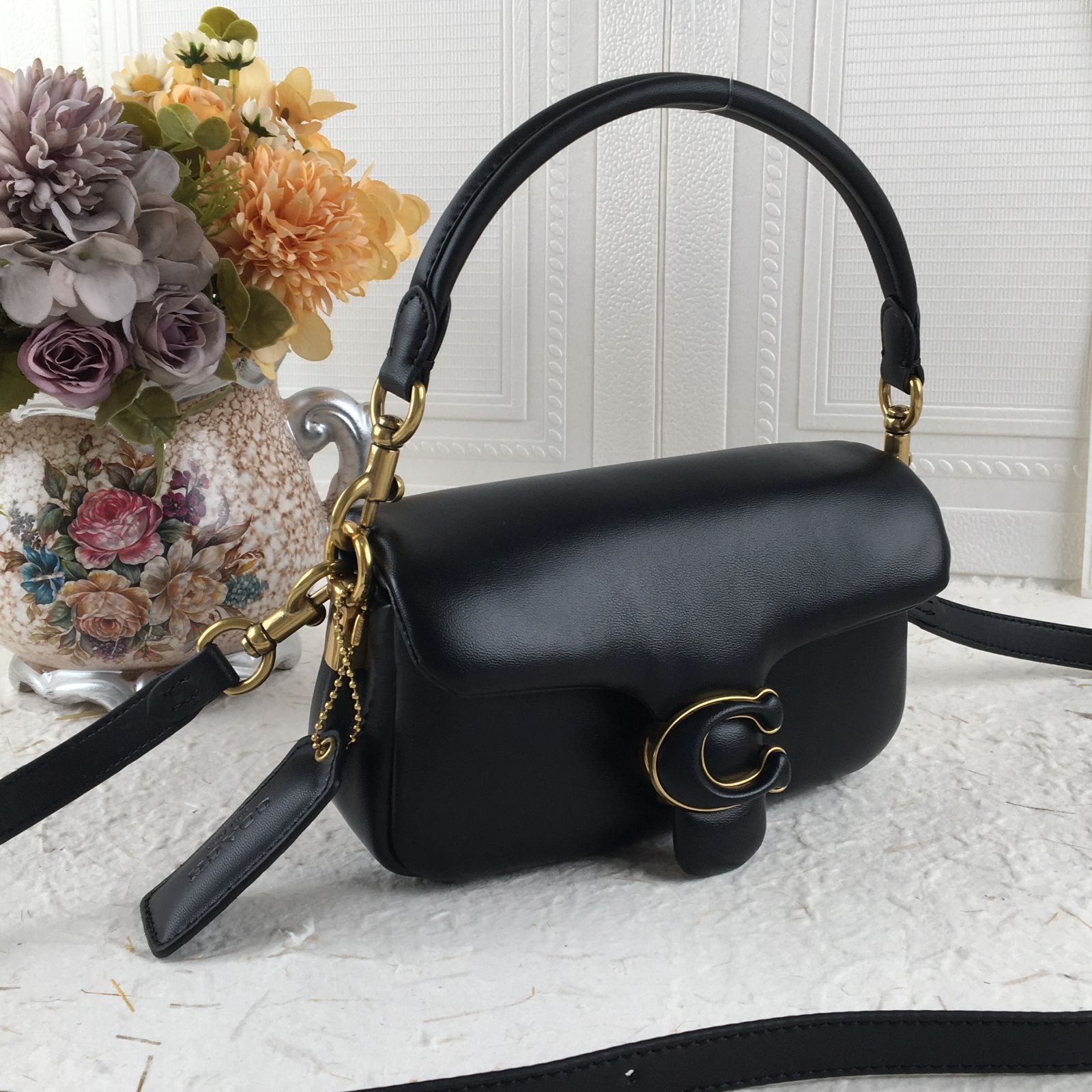 新品 COACH コーチ ピロー タビー ショルダー バッグ 18 黑 - メルカリ