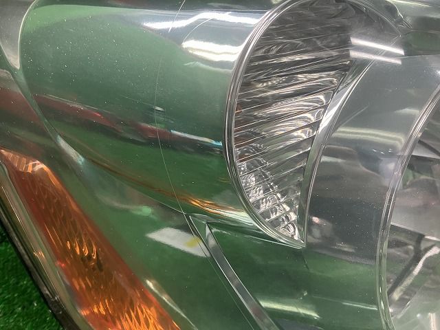 トヨタ AZR60/65 ノア 後期 右ヘッドライト HID 28-181 レベ付き