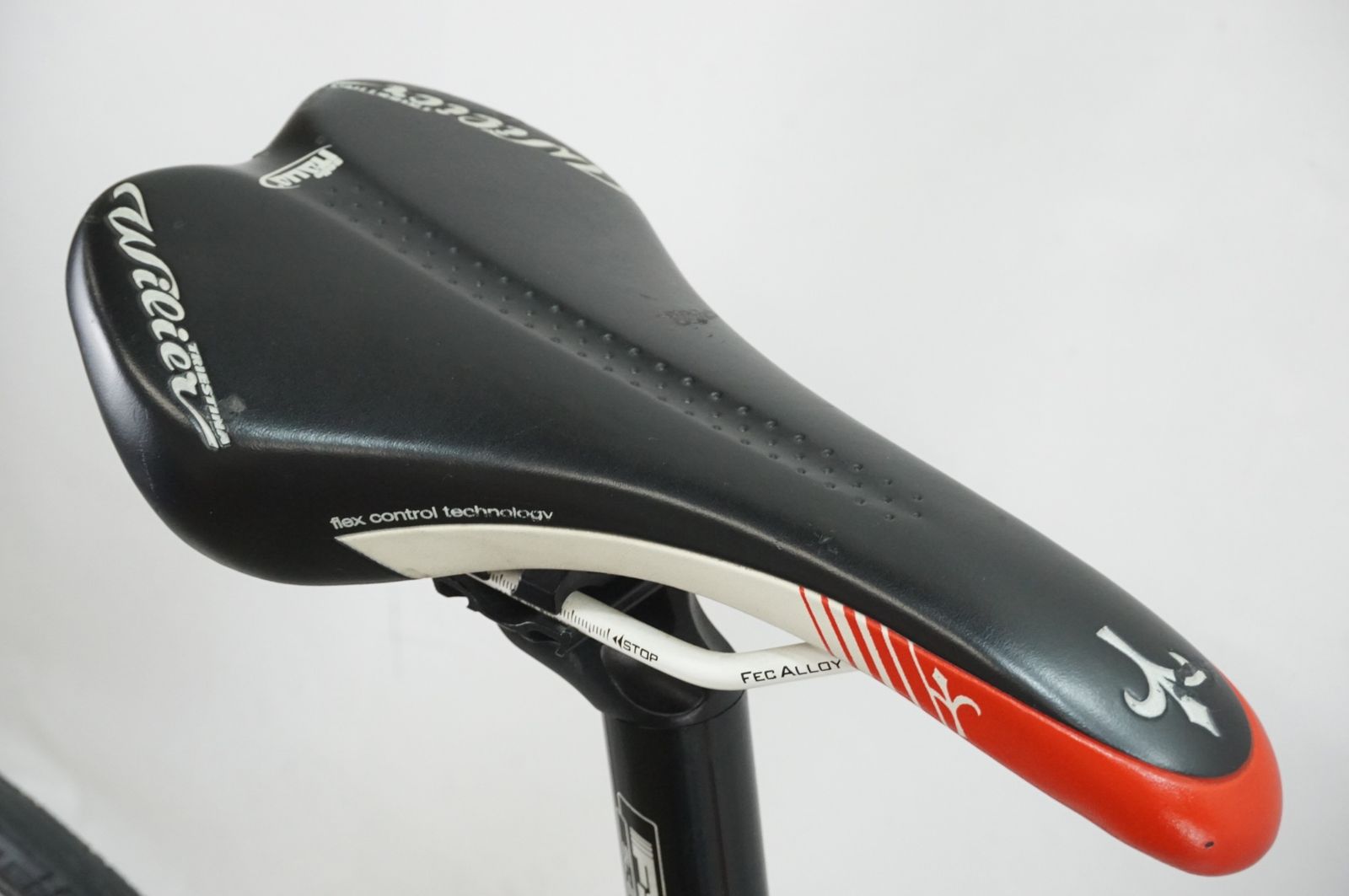 ウィリエール IZOARD