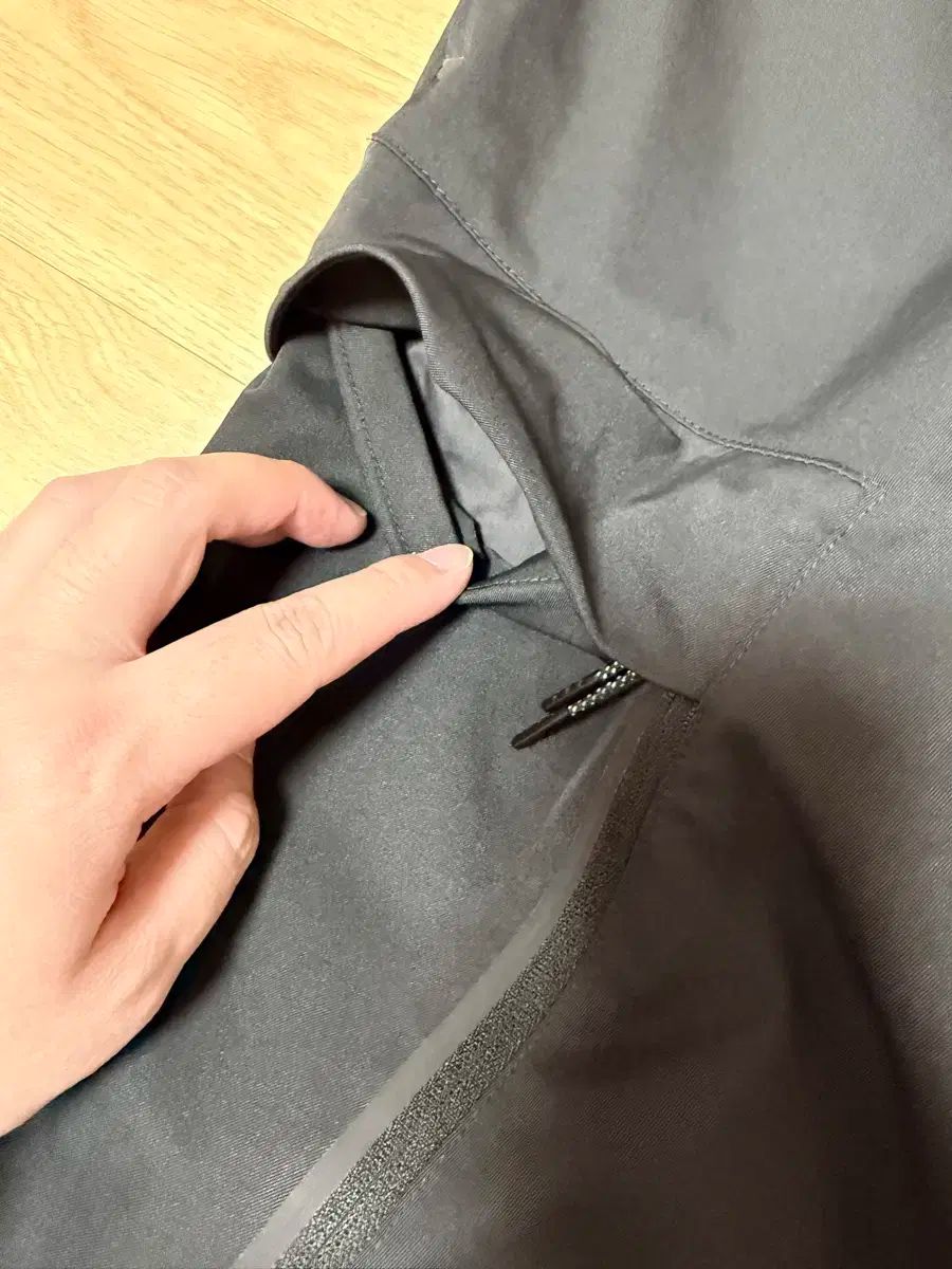 エッセンシャルズ カーゴパンツ