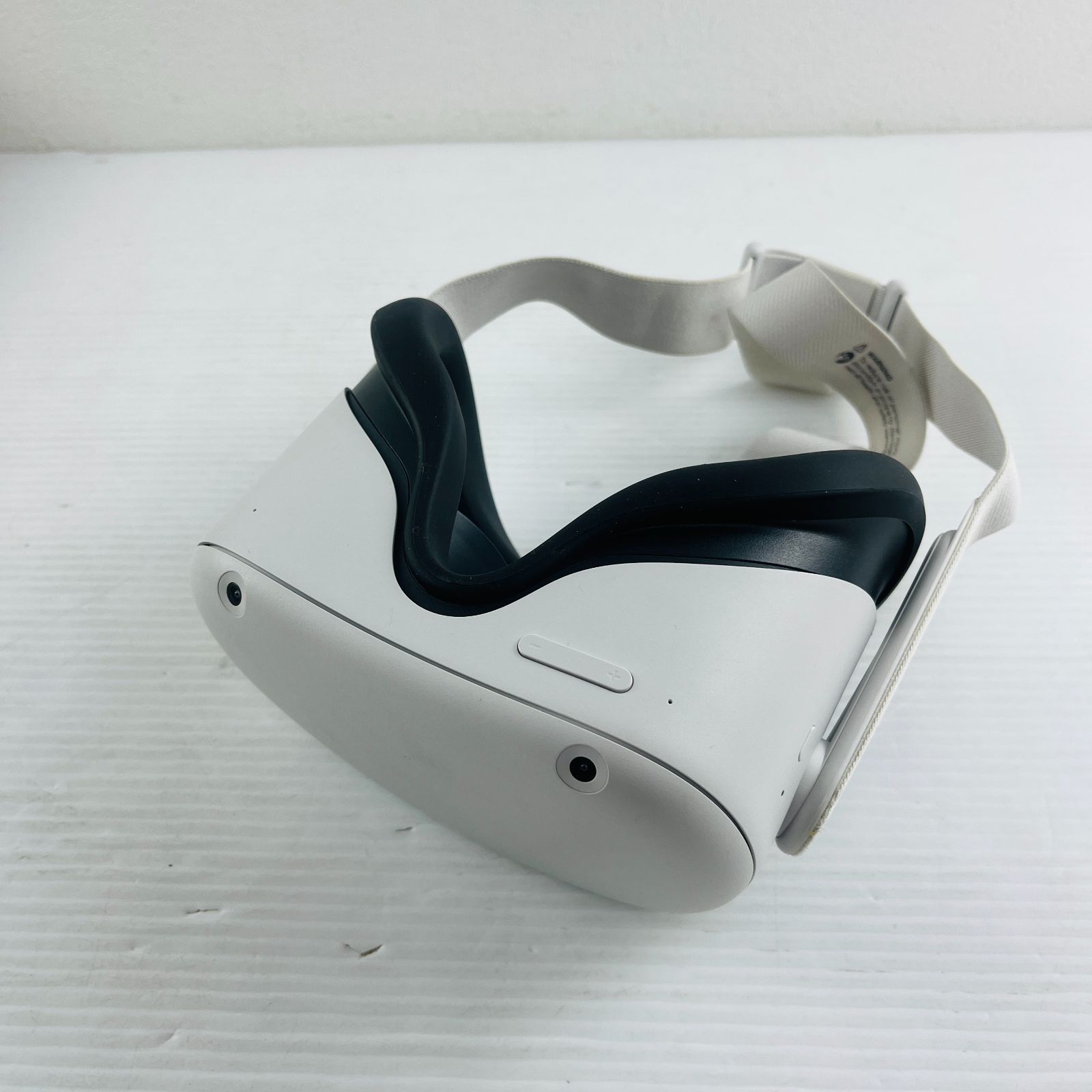 ◇581【通電確認済動作未確認】META QUEST 2 256GBモデル VRゴーグル メタクエスト2 大容量モデル 外箱・専用ケース付 通電確認済  動作未確認 - メルカリ