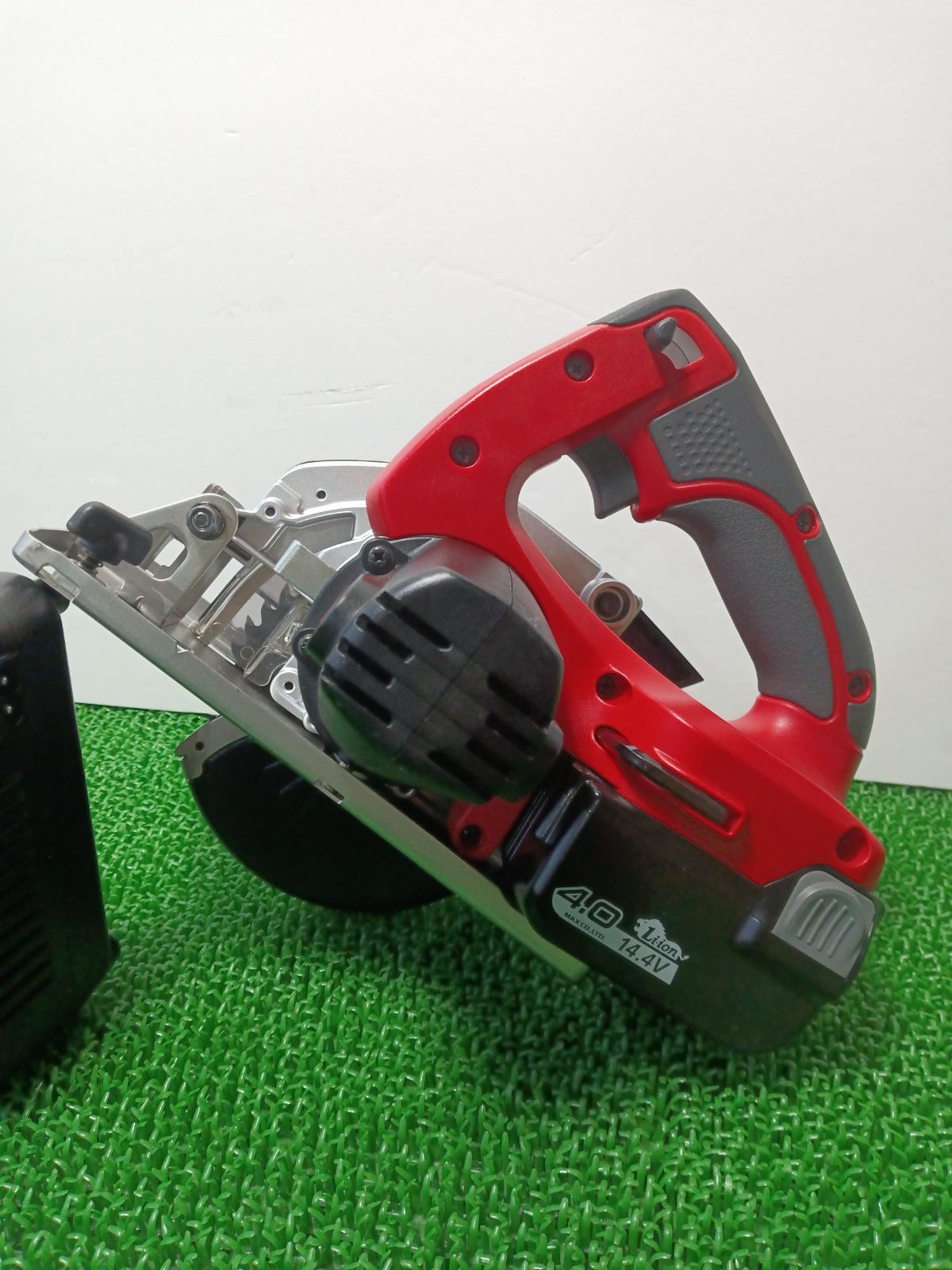 MAX 充電式チップソ−カッタPJ-CS52MA 即購入OK！中古】MAX 充電式チップソーカッタ JP-CS52MA セット