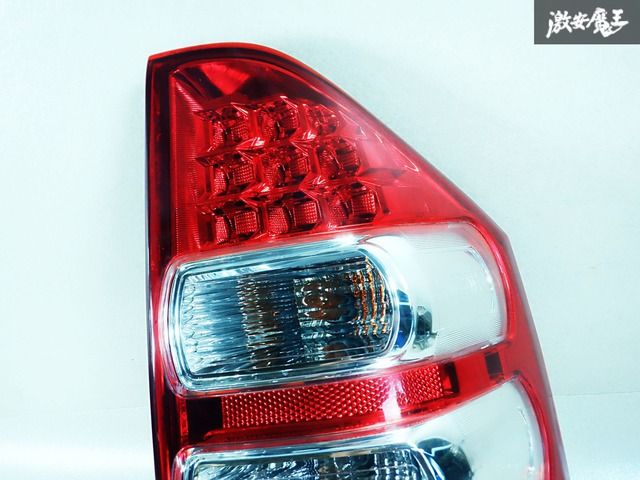 トヨタ純正★ノア ZRR70  テールランプセット トヨタ ノア 70系（ZRR70/75系）後期型 純正テールランプ 左右