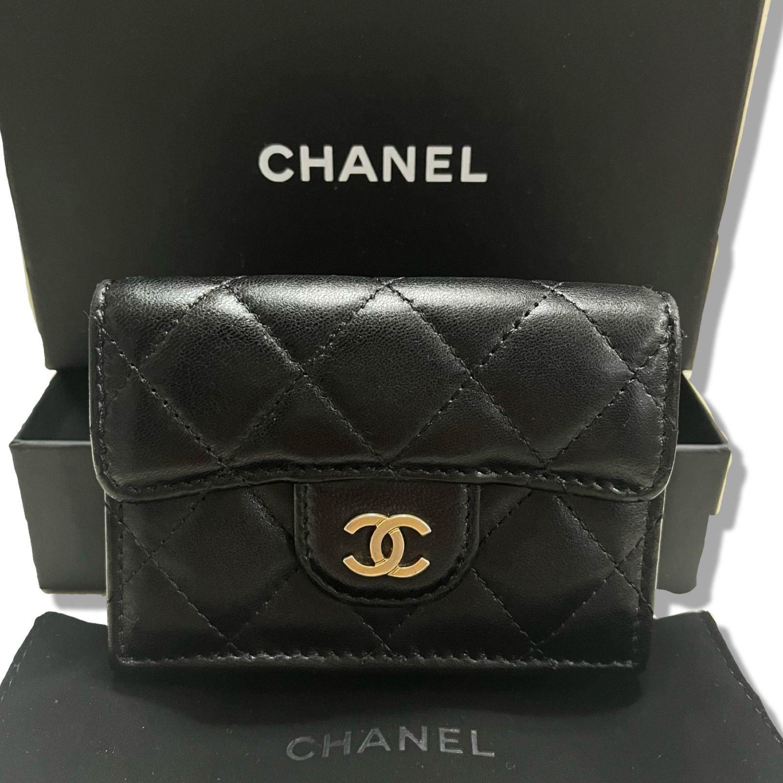 正規品 CHANEL シャネル ラムスキン マトラッセ ココマーク 三つ折り 
