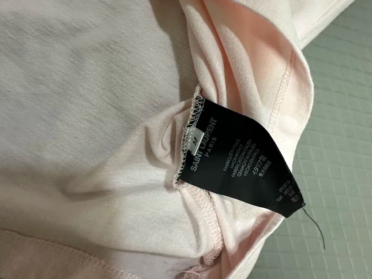 YVES SAINT LAURENT イヴ サンローラン Tシャツ