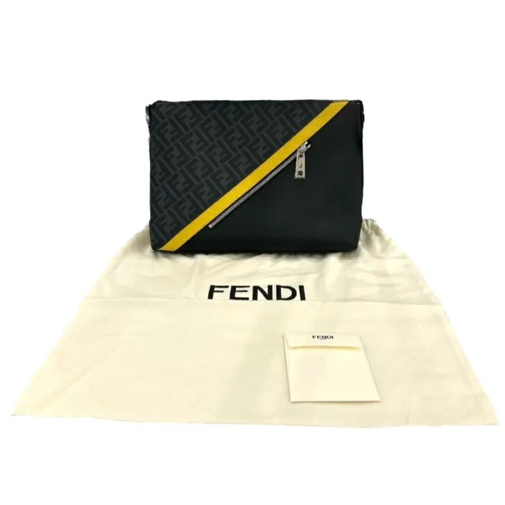 未使用品】FENDI フェンディ ダイアゴナル メッセンジャーバッグ