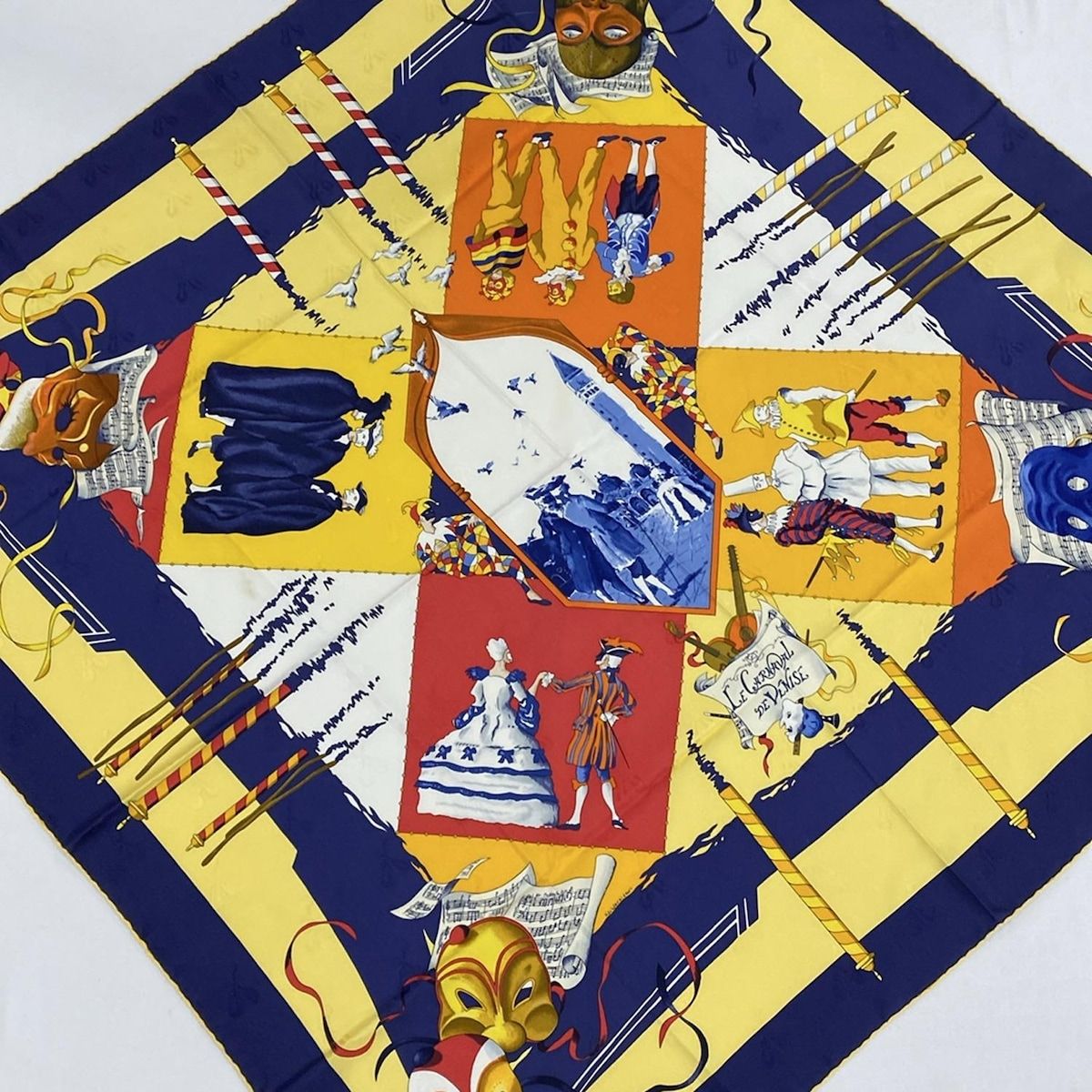 HERMES エルメス スカーフ カレ90 ネイビー×マルチ LE CARNIVAL DE VENISE 仮面舞踏会