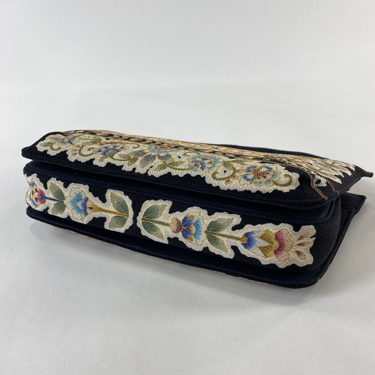 和装バッグ 美品 逸品 フォーマル OKAJIMA 華文 花唐草 金彩
