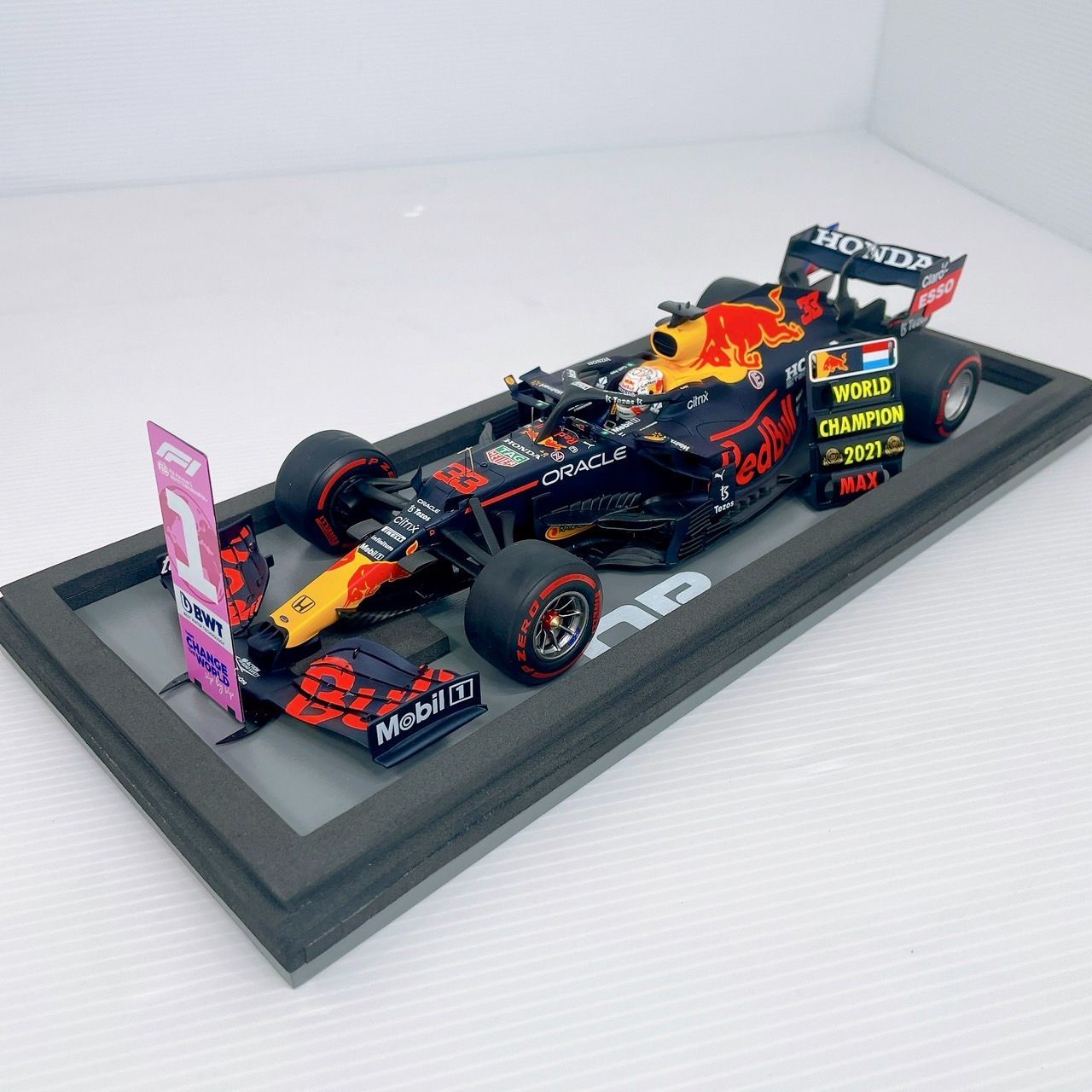 美品】2台セット 1/18スパーク F1 RedBull racing レッドブル ホンダ アブダビGP 2021 RB16B ＆ 1/18 スパーク  2021 トルコGP仕様 フェルスタッペン ありがとう号 ☆専用アクリルケース付き - メルカリ