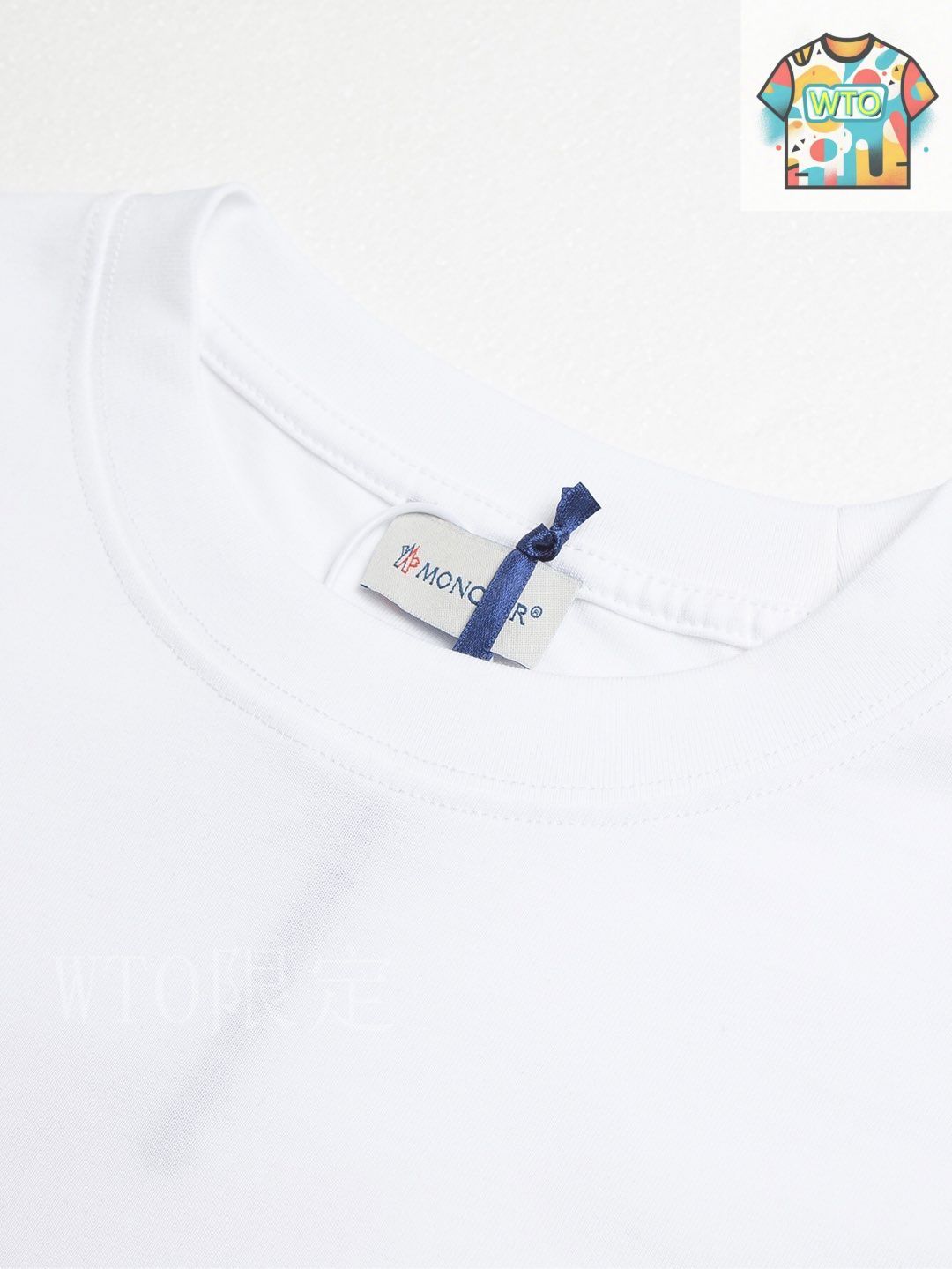 MONCLER ロゴプリント ショートスリーブTシャツ すぐ届く！ 今日特価】Moncler ロゴプリントショートスリーブ T シャツ