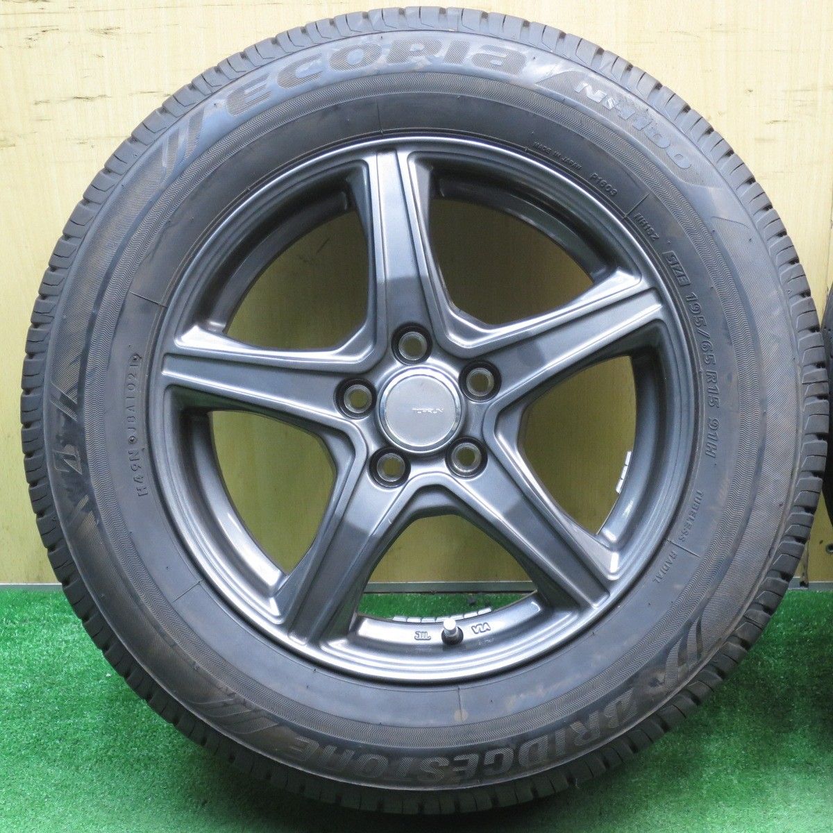 バリ溝！21年！キレイ！9.5分☆プリウス 等 195/65R15 ブリヂストン 