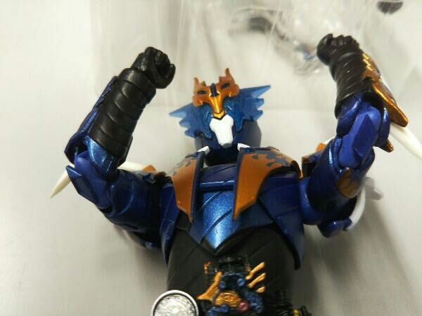 現状品 S.H.Figuarts 仮面ライダークローズ 魂ウェブ商店限定 仮面