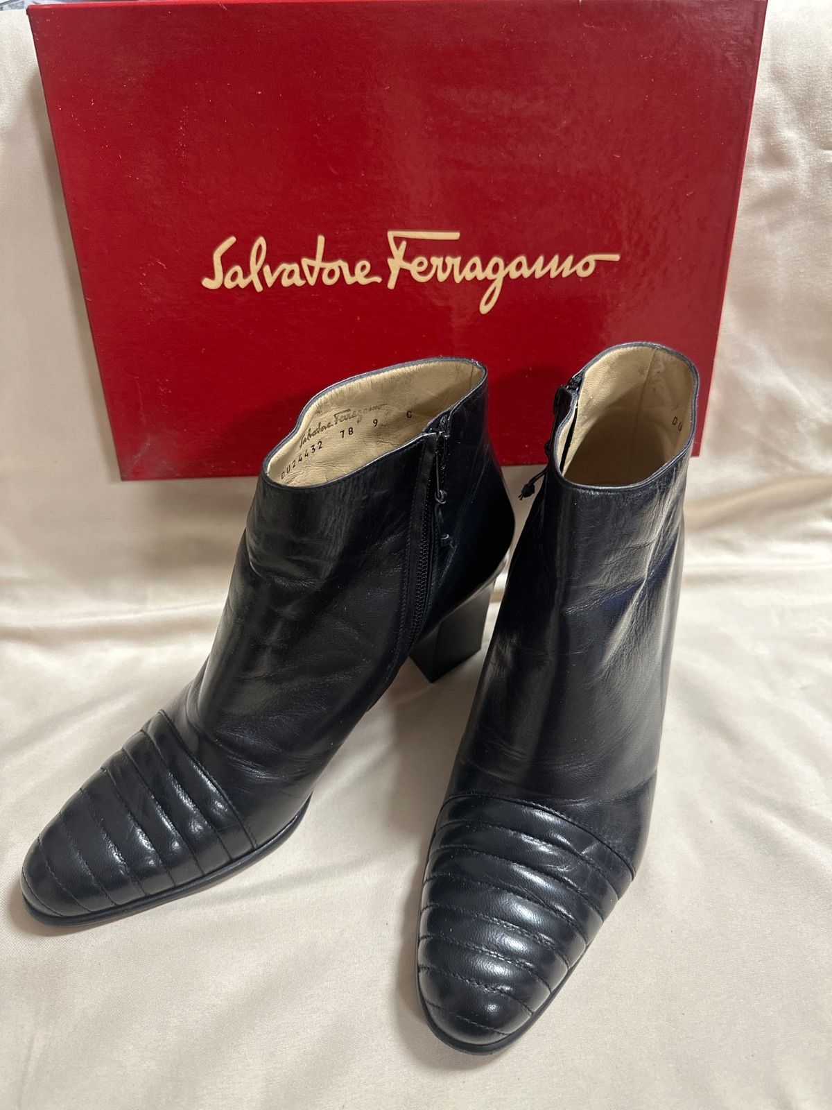 ︎Sarvatole Ferragamo ︎ サルヴァトーレ フェラガモ ブーティ ショートブーツ ２５.０㎝〜