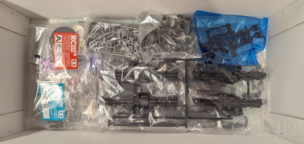 最短発送！ タミヤ 電動RCカー フォード バハ ブロンコ CC-02シャーシ 海外ファッション通販。