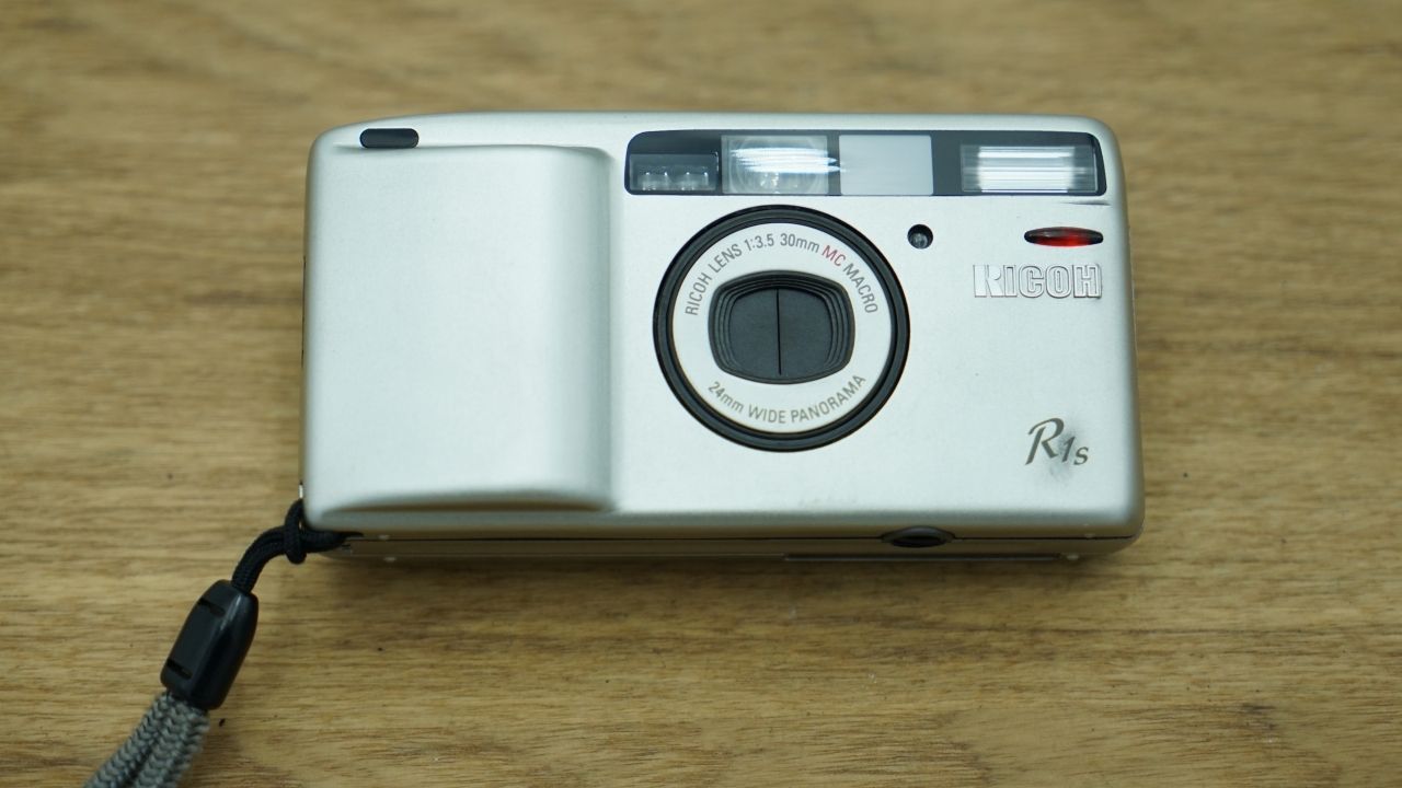 RICOH R1S 1:3.5 30mm コンパクトフィルムカメラ リコー 通電確認済み-