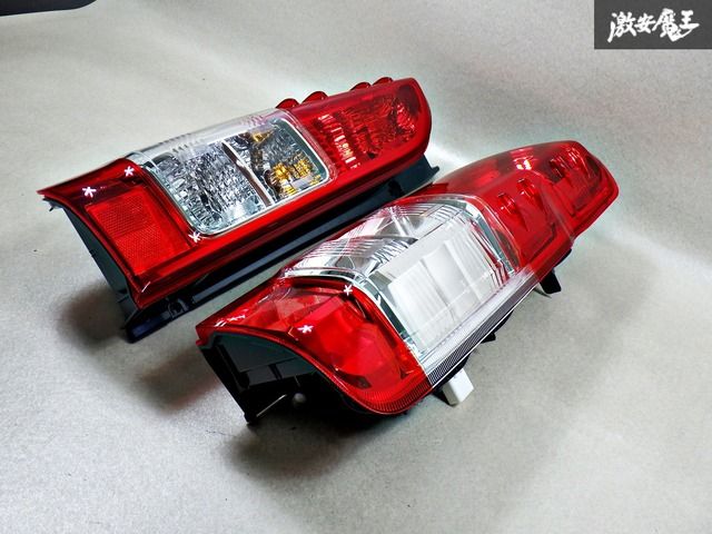 純正ハイエース200系4型後期テールランプ 赤 2個セット 新車外し 純正ハイエース200系4型後期テールランプ 赤 2個セット 新車外し
